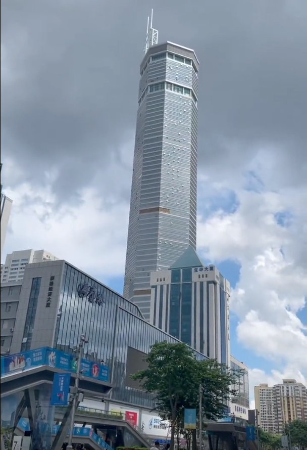 深圳300多米高樓晃動！像發生地震的感覺